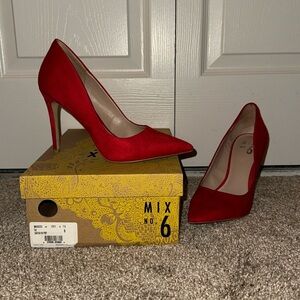 Mix No. 6 Red Heels
Size 7.5